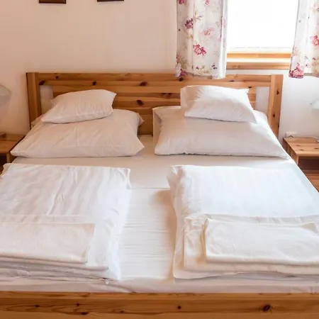 Ebner Pince - Panzio Bed & Breakfast