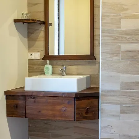 Ebner Pince - Panzio 3* Turbékpuszta